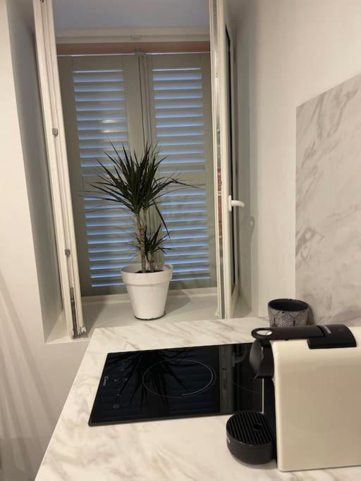 Grand Studio Neuf A 50 M Du Port Saint-Tropez Esterno foto
