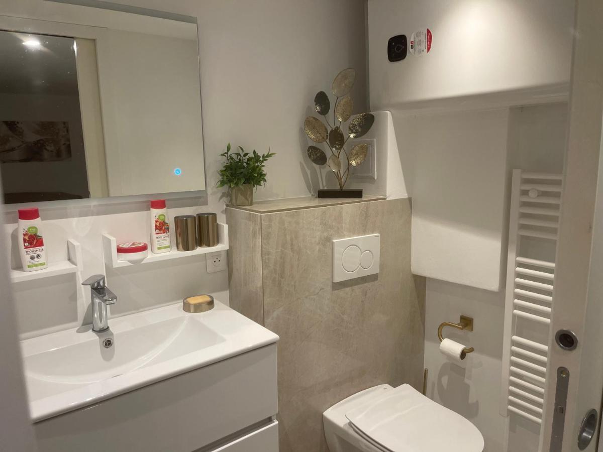 Grand Studio Neuf A 50 M Du Port Saint-Tropez Esterno foto