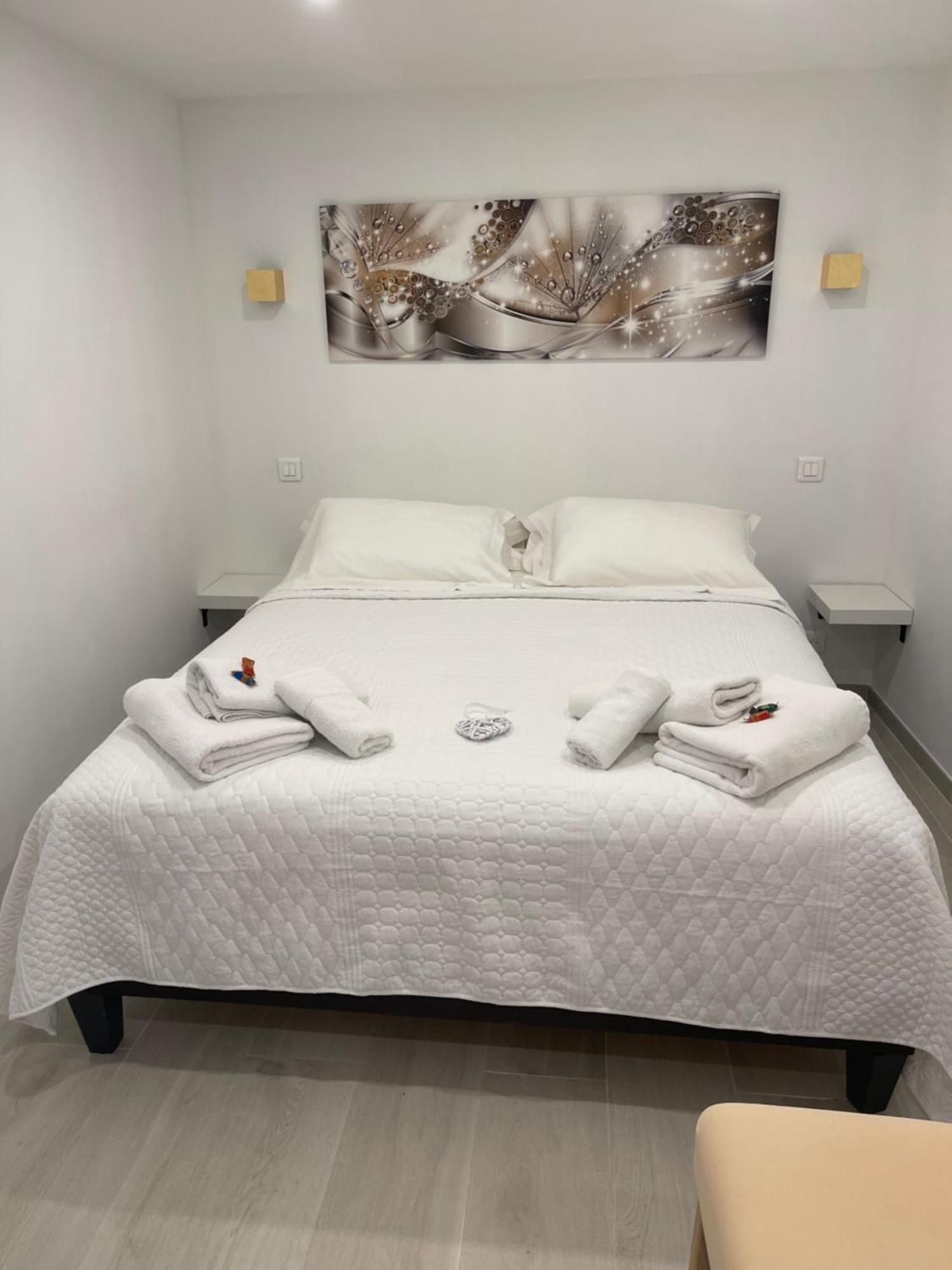Grand Studio Neuf A 50 M Du Port Saint-Tropez Esterno foto